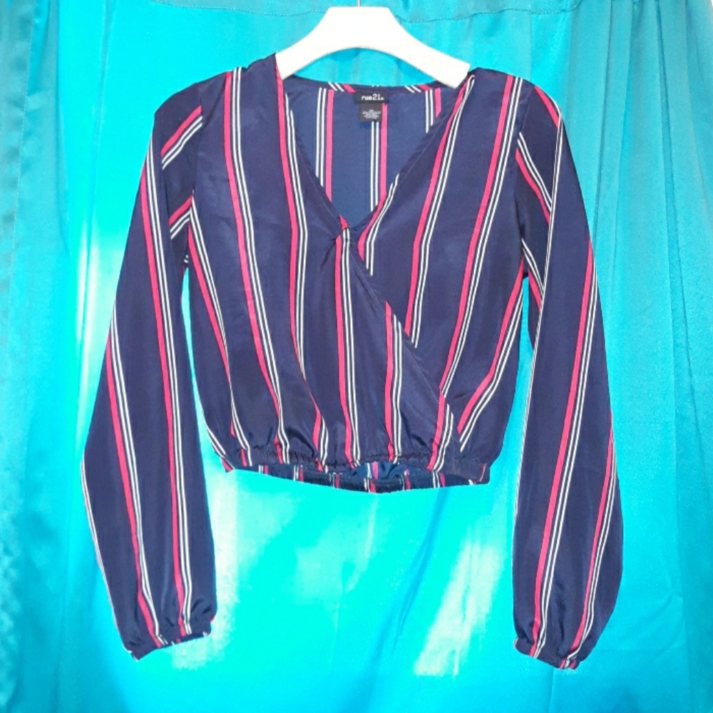 Red, white and navy blue V-neck cropped top.